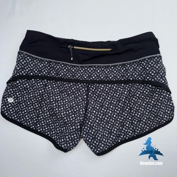 1047 lululemon Run: Speed Short - Size 4 - Black/White Dottie Eyelet Pattern - Picture 6 of 15